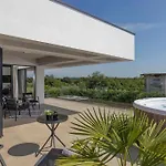 Zorina Heated Pool 45 M2, Jacuzzi & Sauna Sveti Ivan (Istria)
