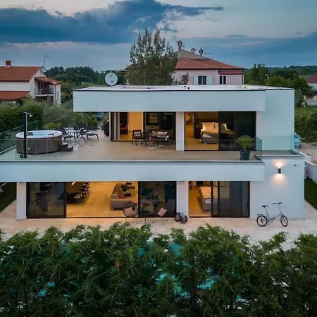 Zorina Heated Pool 45 M2, Jacuzzi & Sauna וילה Sveti Ivan (Istria)