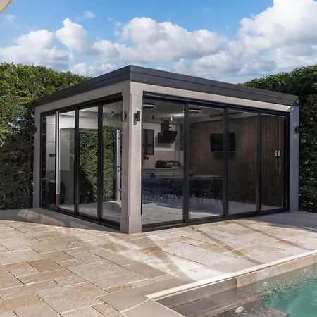וילה Zorina Heated Pool 45 M2, Jacuzzi & Sauna *