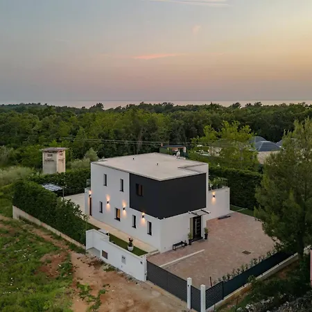 Villa Zorina Heated Pool 45 M2, Jacuzzi & Sauna