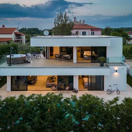 Villa Zorina Heated Pool 45 M2, Jacuzzi & Sauna *