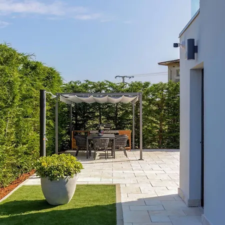 Willa Zorina Heated Pool 45 M2, Jacuzzi & Sauna Sveti Ivan (Istria)